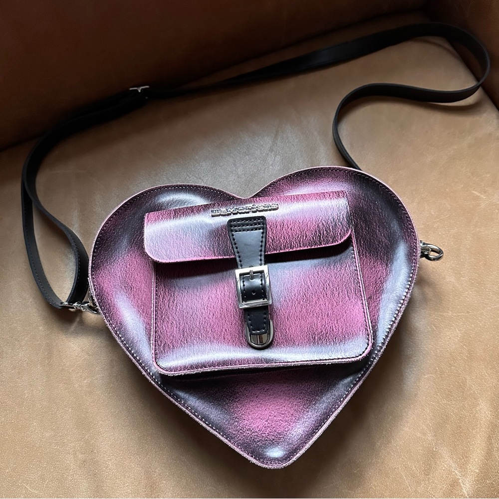 Dr. martens Heart Shaped Distressed Leather Backpack doc marten bag pink black - Picture 3 of 17